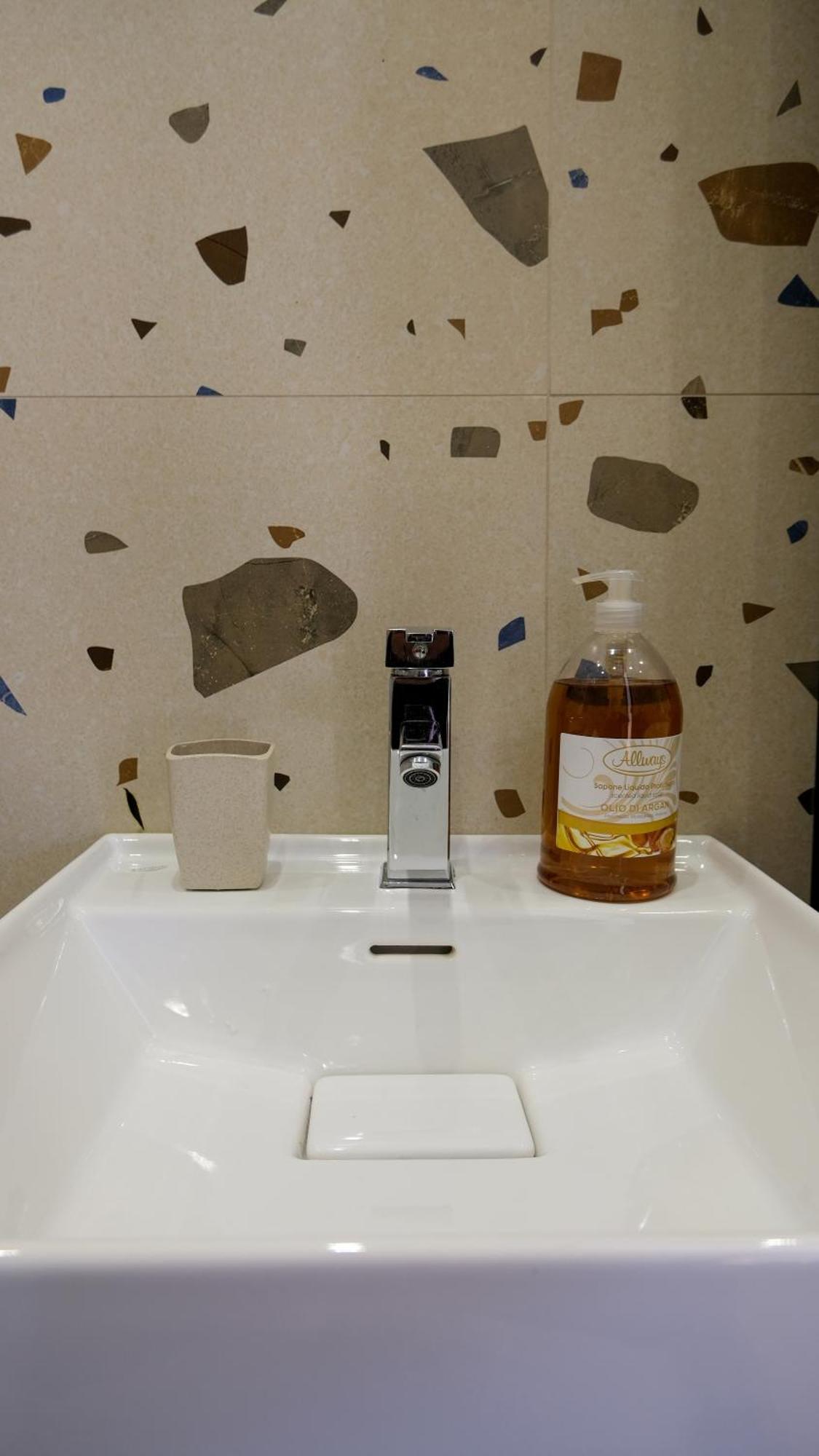 2E Center Apartment ティラナ エクステリア 写真